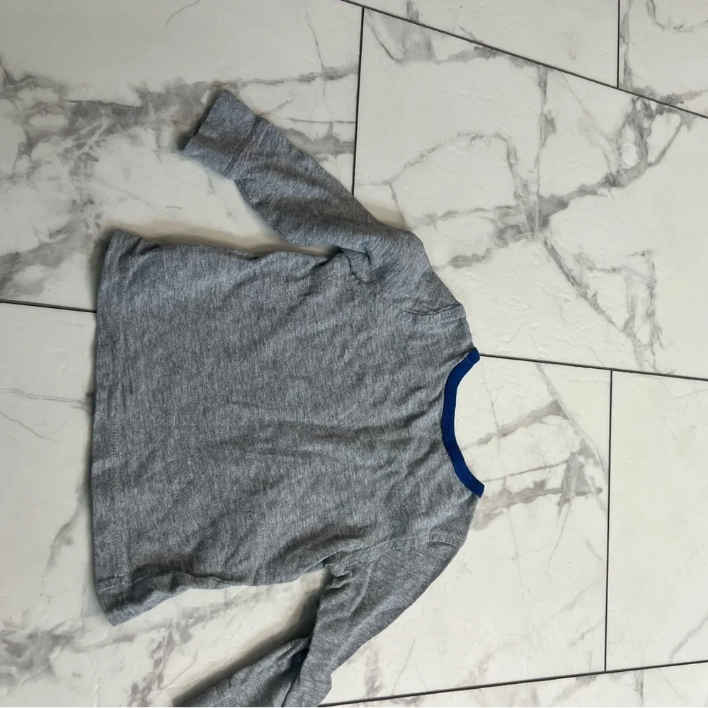 Old Navy Gray Long Sleeve Rockstar Tee